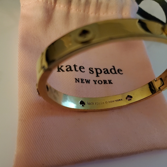 Kate spade spot the spade studded Hinged bangle - Picture 3 of 5